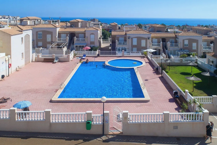 Resale - Apartment/Bungalow - Torrevieja  - Aguas Nuevas