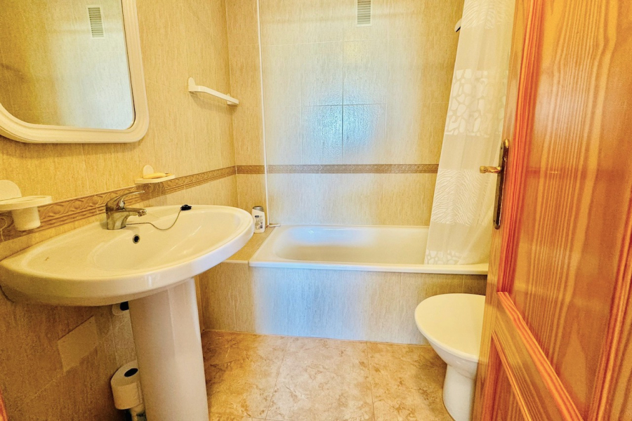 Resale - Apartamento/Bungalow - Torrevieja  - La Mata