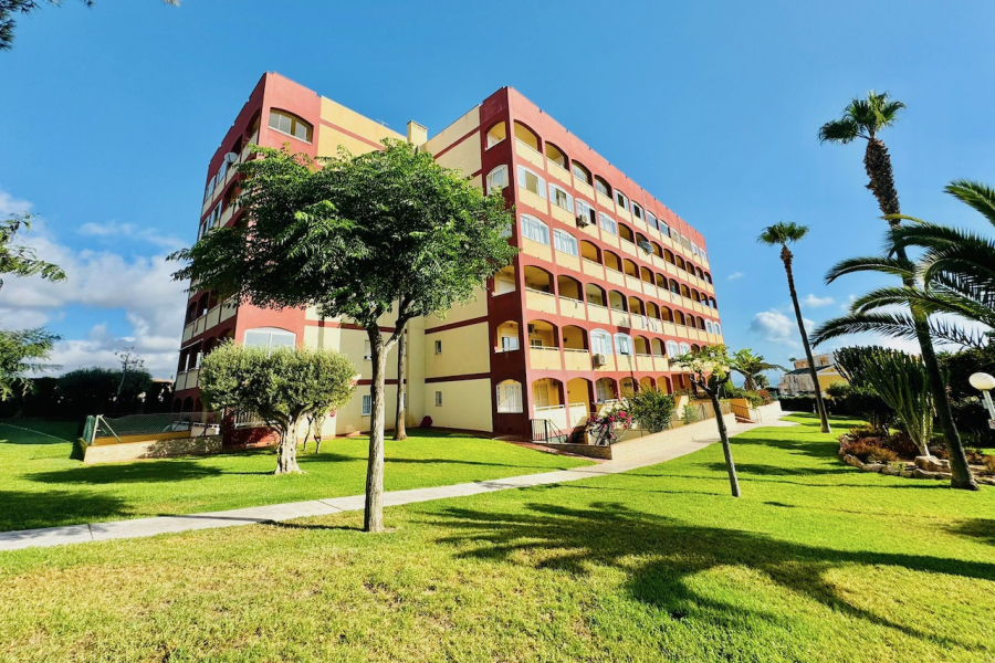 Resale - Apartment/Bungalow - Torrevieja  - La Mata