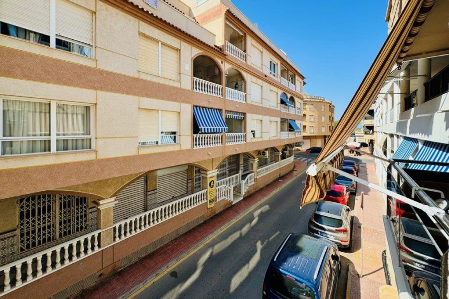 Resale - Apartamento/Bungalow - Torrevieja  - La Mata