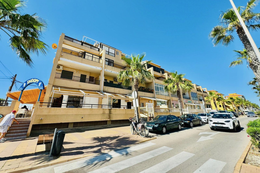 Resale - Lägenhet / Bungalow  - Torrevieja  - La Mata