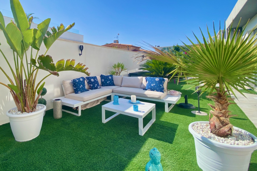 Resale - Villa - Torrevieja  - El Chaparral