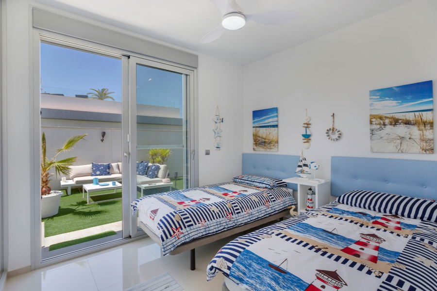 Resale - Villa - Torrevieja  - El Chaparral