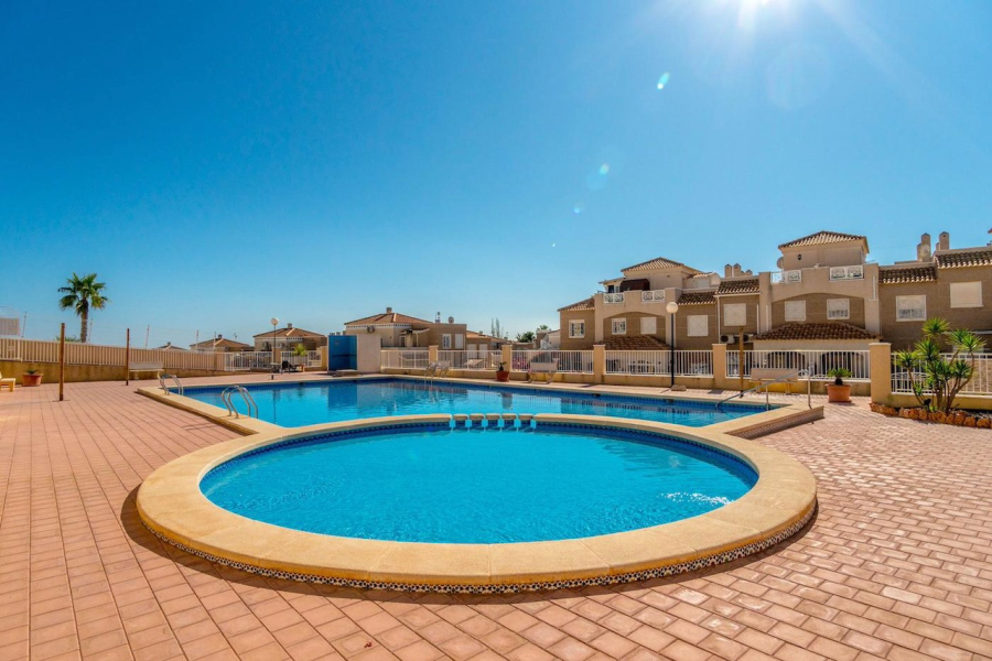 Resale - Lägenhet / Bungalow  - Torrevieja  - Aguas Nuevas