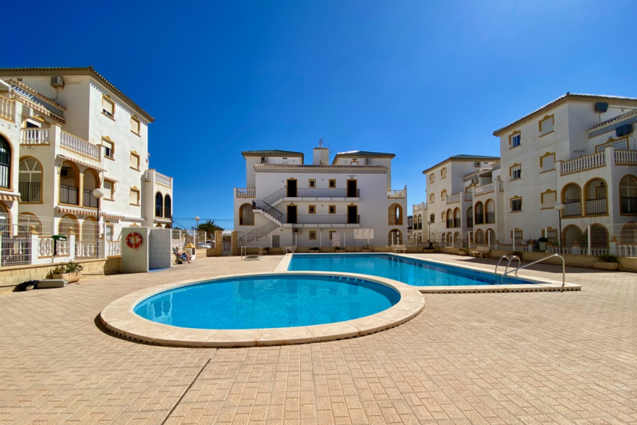 Resale - Apartamento/Bungalow - Torrevieja  - Molino Blanco