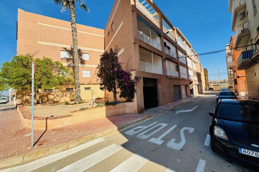 Resale - Apartment/Bungalow - Torrevieja  - La Mata