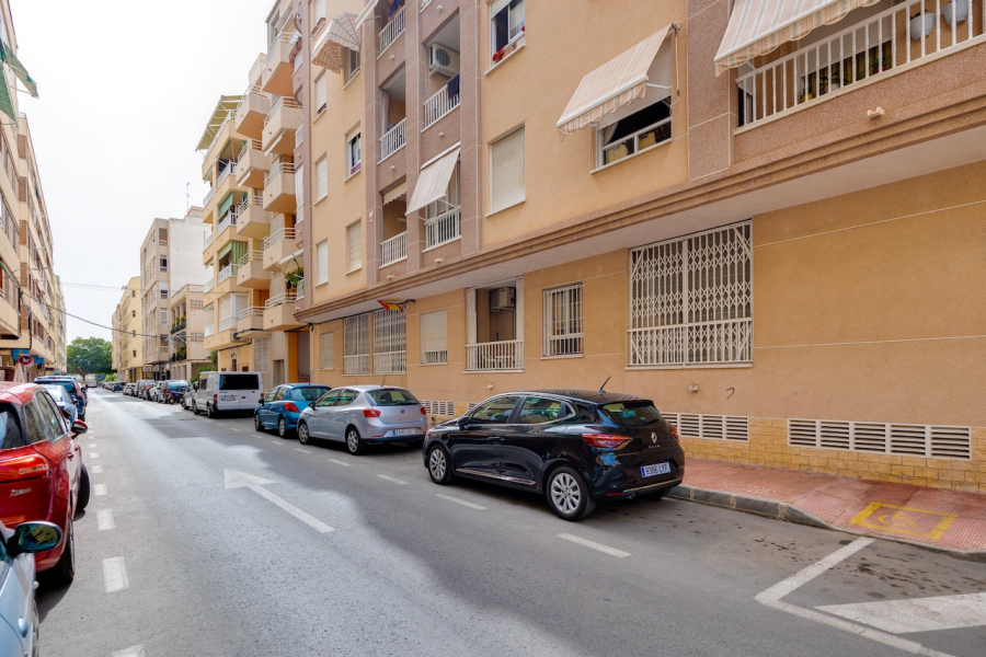 Resale - Apartment/Bungalow - Torrevieja  - El Acequión