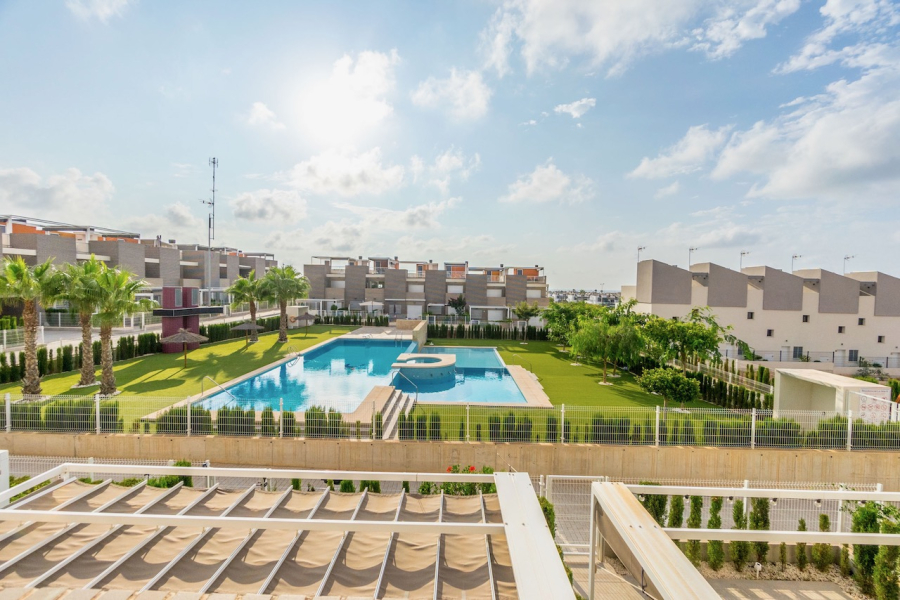 Resale - Apartment/Bungalow - Torrevieja  - Aguas Nuevas