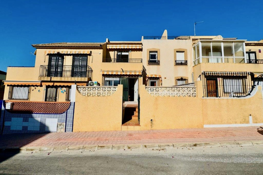 Resale - Duplex / Adosado - Torrevieja  - La Rosaleda - Los Frutales