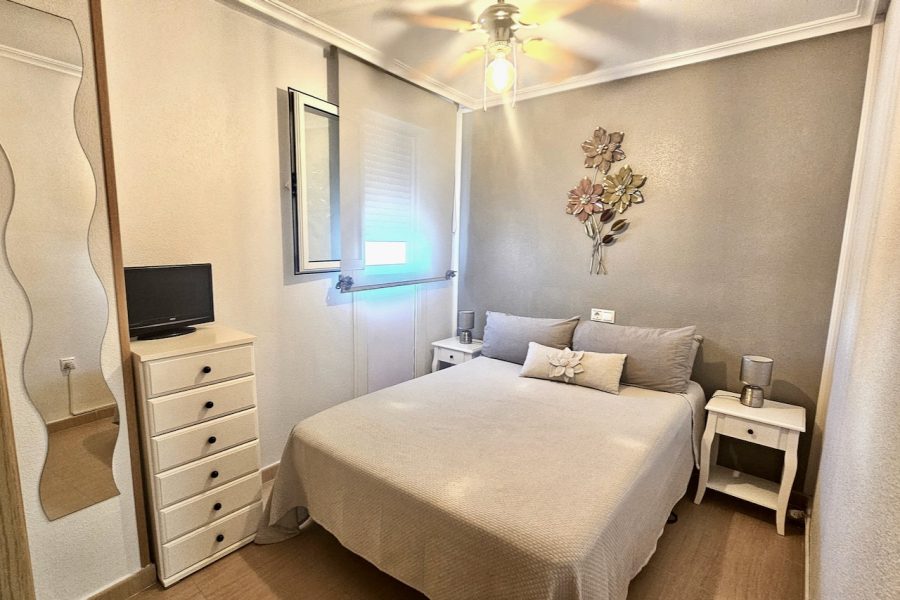 Resale - Apartamento/Bungalow - Torrevieja  - Centro