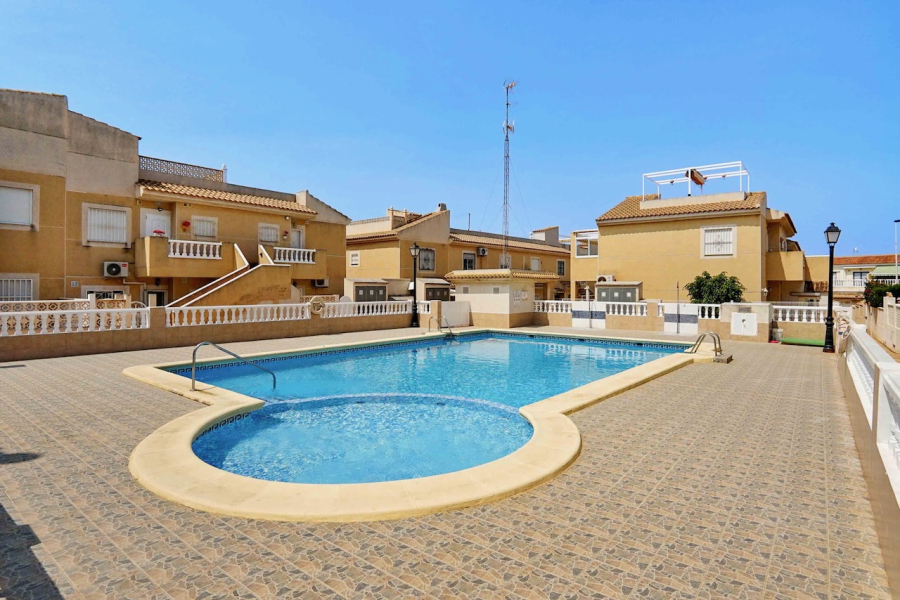 Resale - Apartamento/Bungalow - Torrevieja  - Aguas Nuevas