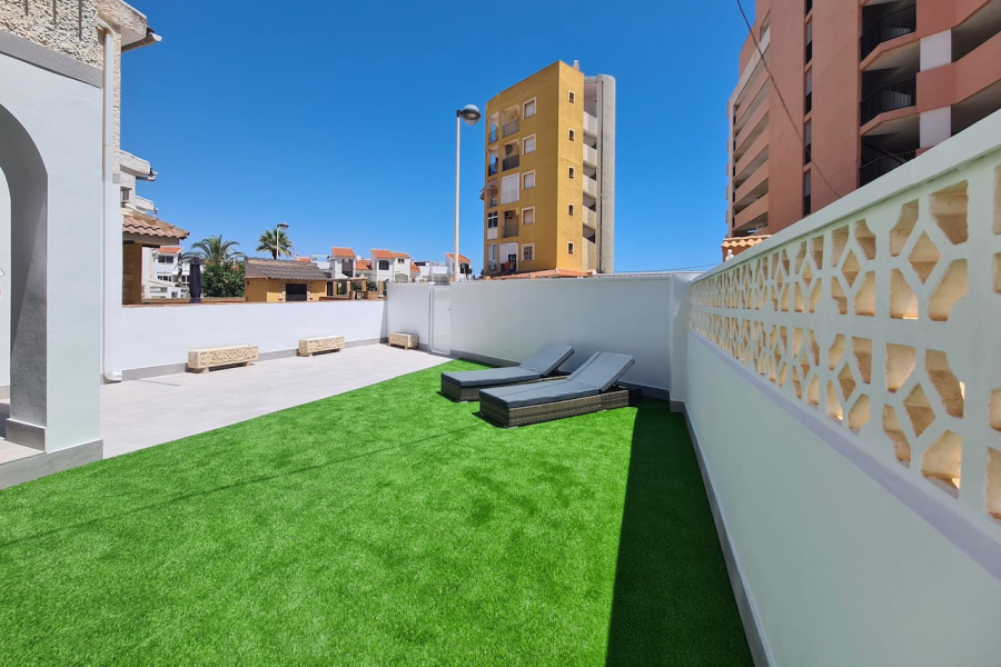 Resale - Apartamento/Bungalow - Torrevieja  - La Mata