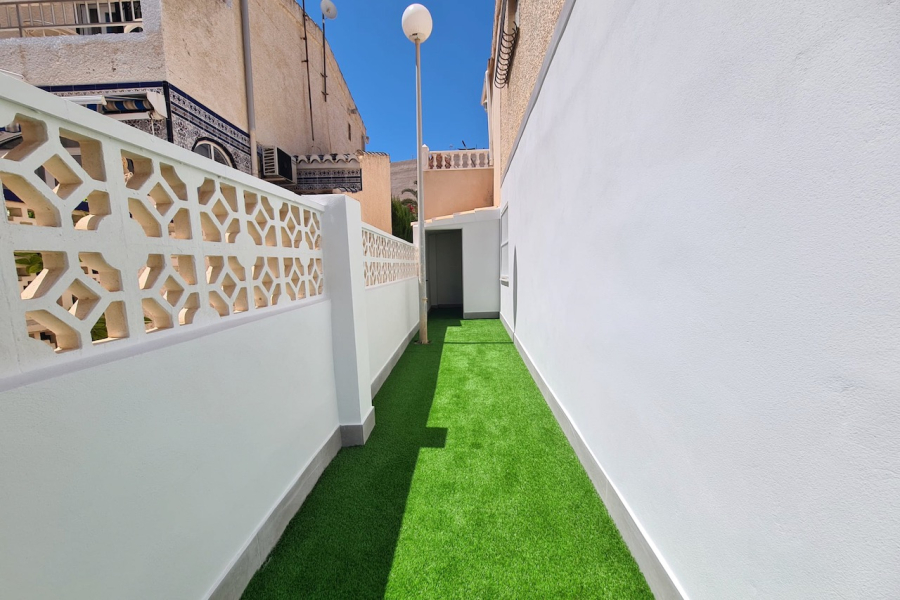 Resale - Apartment/Bungalow - Torrevieja  - La Mata