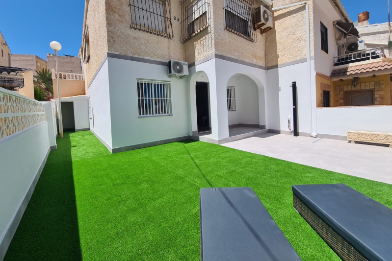 Lägenhet / Bungalow  - Resale - Torrevieja  - La Mata