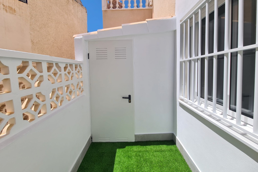 Resale - Apartment/Bungalow - Torrevieja  - La Mata