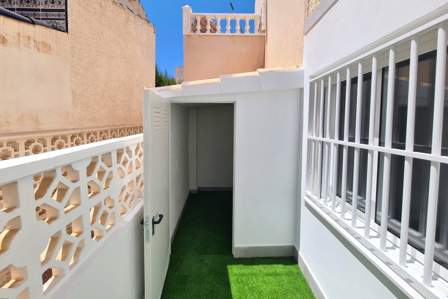 Resale - Apartment/Bungalow - Torrevieja  - La Mata