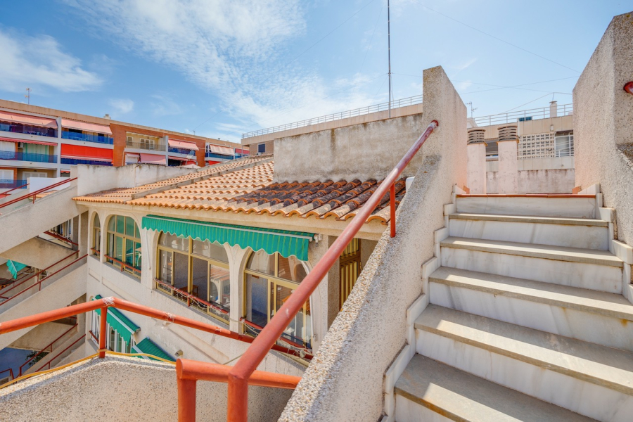 Resale - Lägenhet / Bungalow  - Torrevieja  - El Acequión