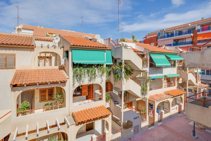 Resale - Apartamento/Bungalow - Torrevieja  - El Acequión