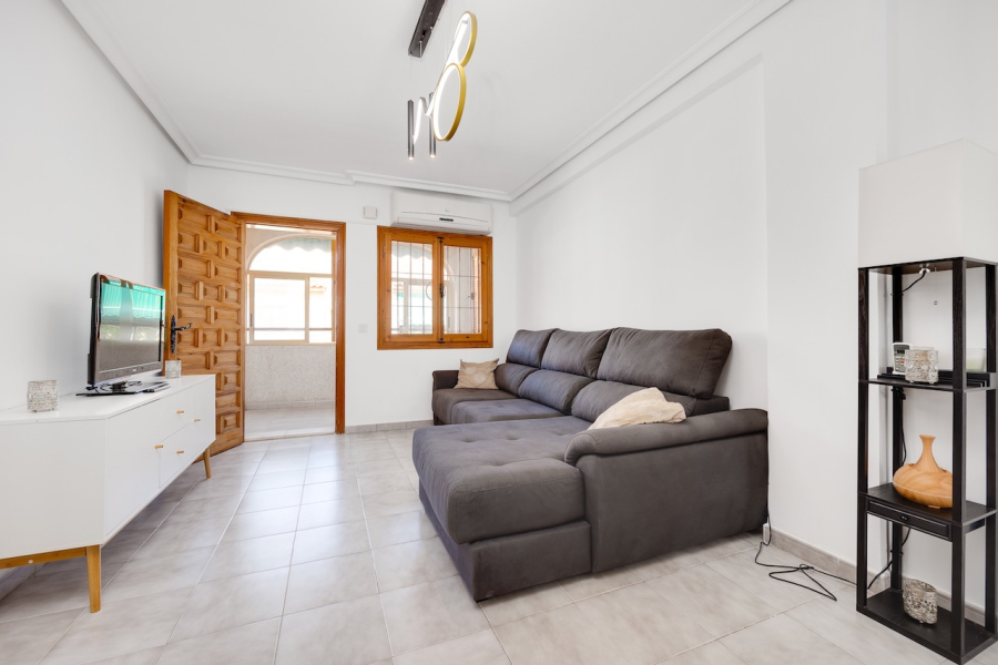 Resale - Apartment/Bungalow - Torrevieja  - El Acequión