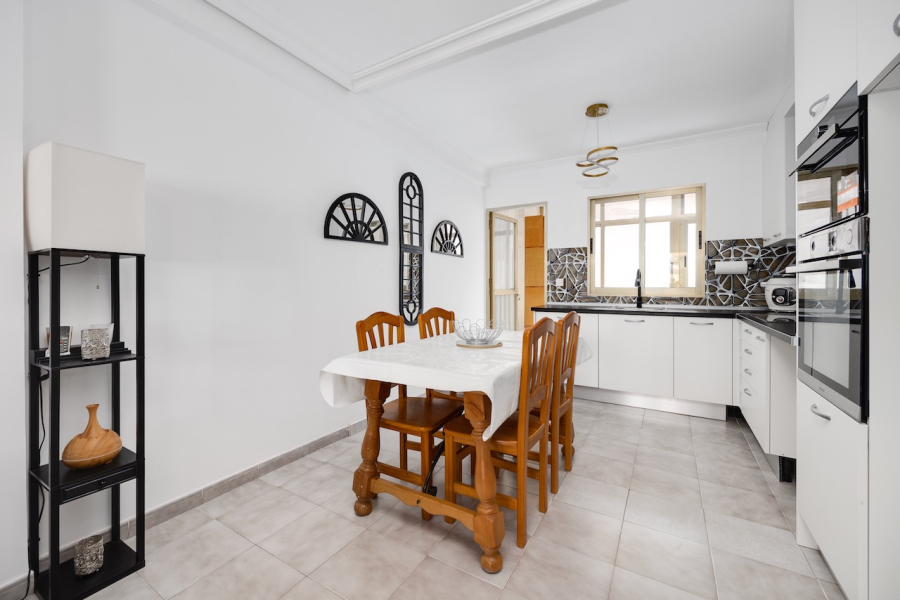 Resale - Apartamento/Bungalow - Torrevieja  - El Acequión