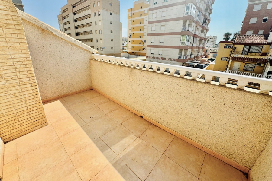 Resale - Duplex / Adosado - Torrevieja  - Aguas Nuevas