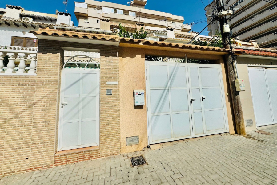 Resale - Radhus / Duplex - Torrevieja  - Aguas Nuevas