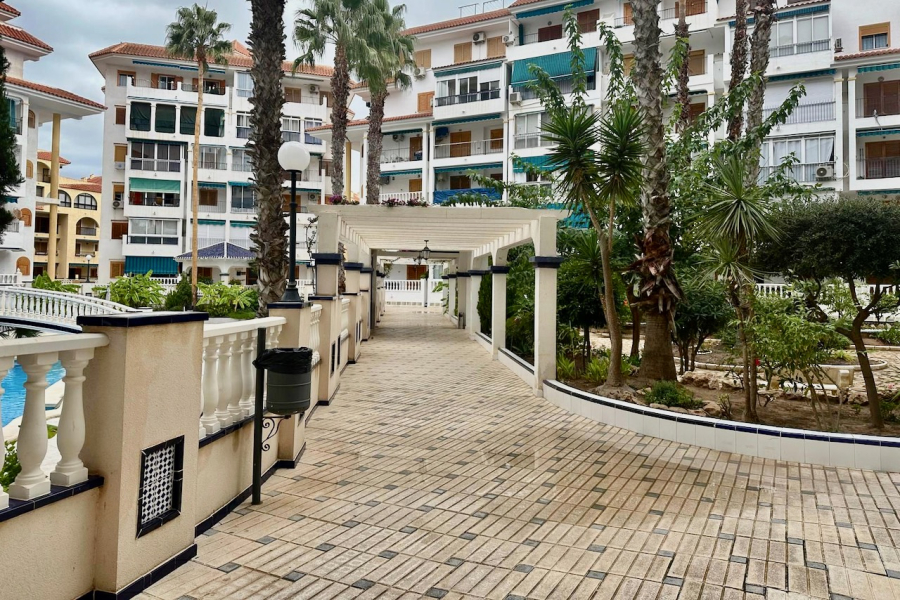 Resale - Apartment/Bungalow - Torrevieja  - La Mata