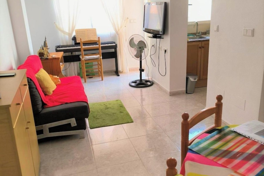 Resale - Apartamento/Bungalow - Torrevieja  - Los Locos