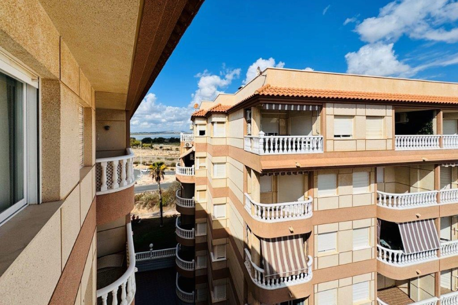 Resale - Apartamento/Bungalow - Torrevieja  - La Mata