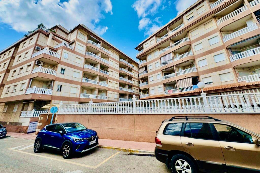 Resale - Apartamento/Bungalow - Torrevieja  - La Mata