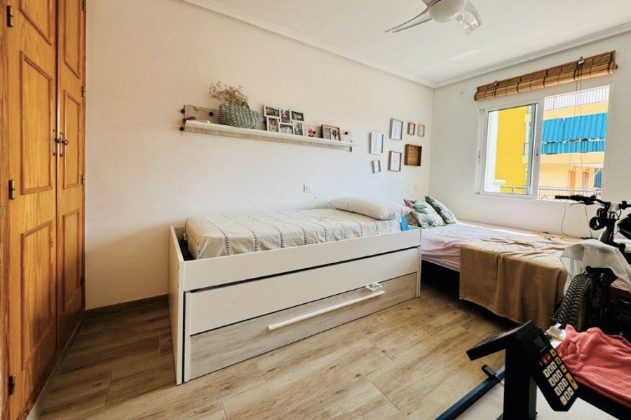 Resale - Apartamento/Bungalow - Torrevieja  - La Mata