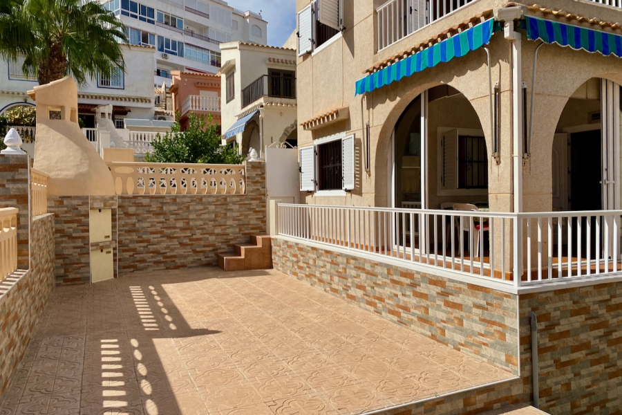 Resale - Duplex / Adosado - Torrevieja  - Torreblanca