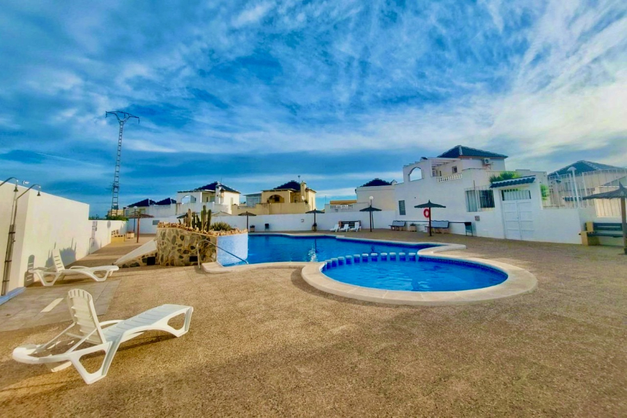 Resale - Radhus / Duplex - Torrevieja  - Los Balcones