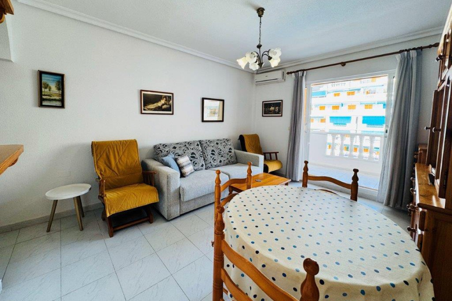 Resale - Lägenhet / Bungalow  - Torrevieja  - La Mata