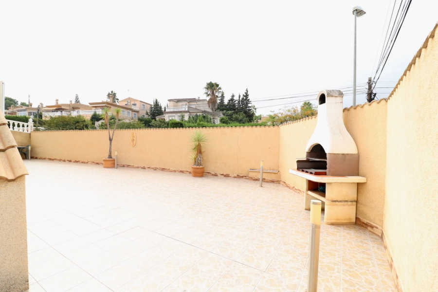 Resale - Villa - Torrevieja  - Los Balcones