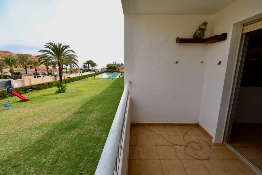 Resale - Lägenhet / Bungalow  - Orihuela Costa - Punta Prima