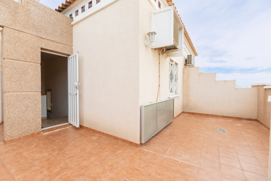 Resale - Villa - Torrevieja  - Aguas Nuevas