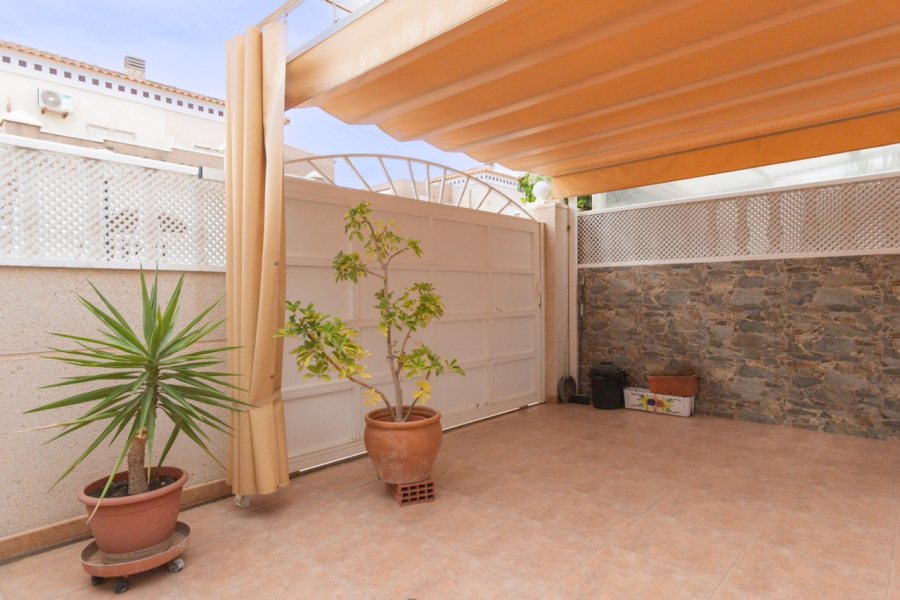 Resale - Villa - Torrevieja  - Aguas Nuevas