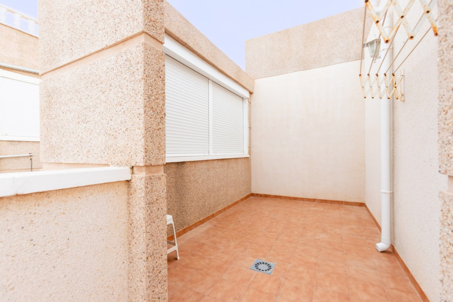 Resale - Villa / Semi detached - Torrevieja  - Aguas Nuevas