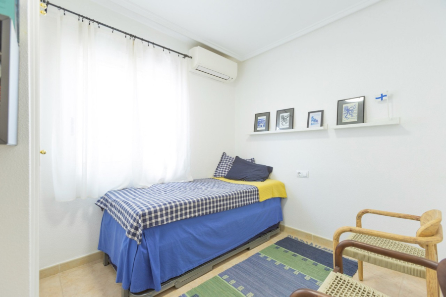 Resale - Villa / Semi detached - Torrevieja  - Aguas Nuevas