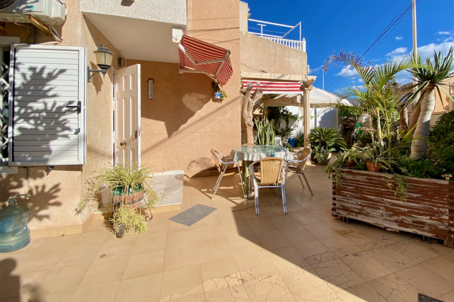 Resale - Villa / Semi detached - Torrevieja  - La Rosaleda - Los Frutales