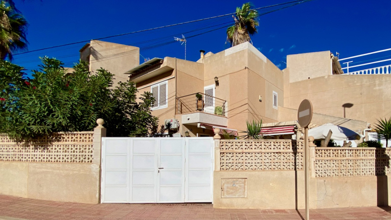 Villa / Semi detached - Resale - Torrevieja  - La Rosaleda - Los Frutales