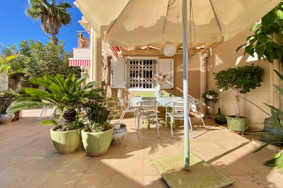 Resale - Villa / Semi detached - Torrevieja  - La Rosaleda - Los Frutales