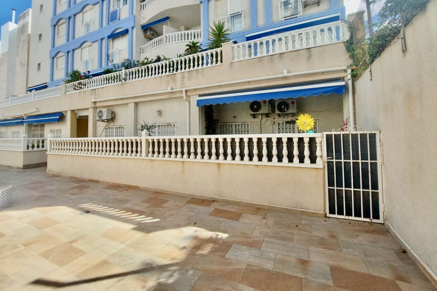 Resale - Apartamento/Bungalow - Torrevieja  - Los Locos