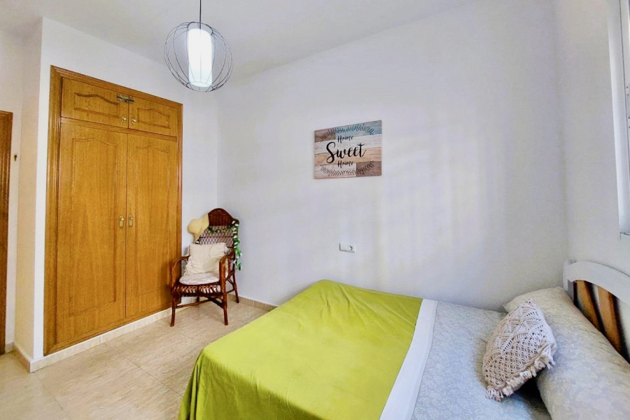 Resale - Apartment/Bungalow - Torrevieja  - Los Locos