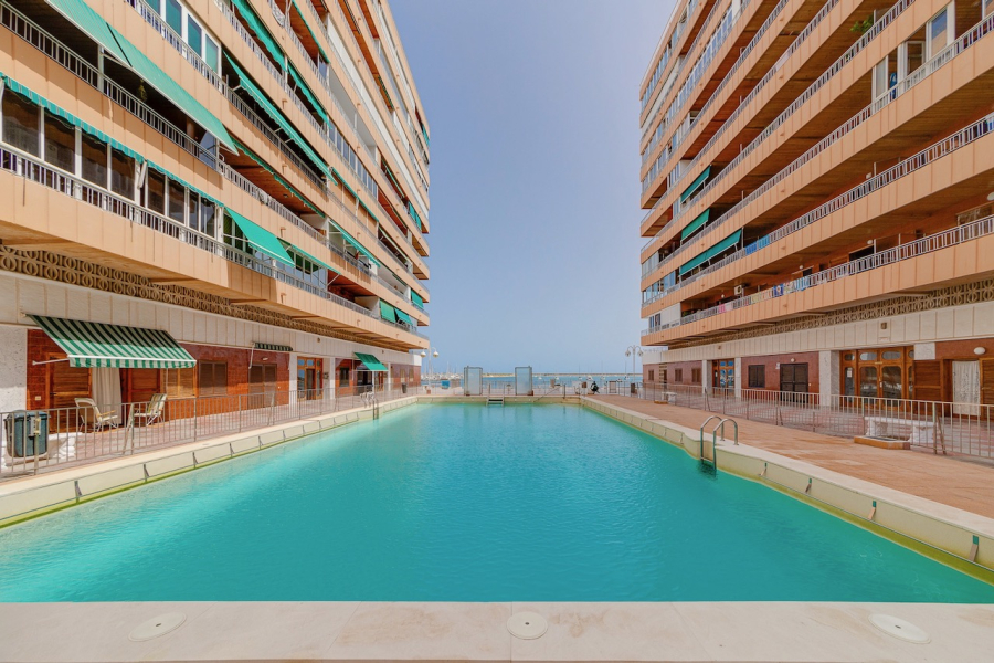 Resale - Apartment/Bungalow - Torrevieja  - El Acequión