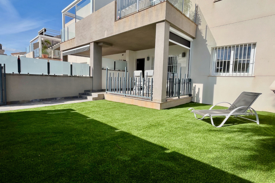 Resale - Apartment/Bungalow - Torrevieja  - Aguas Nuevas II