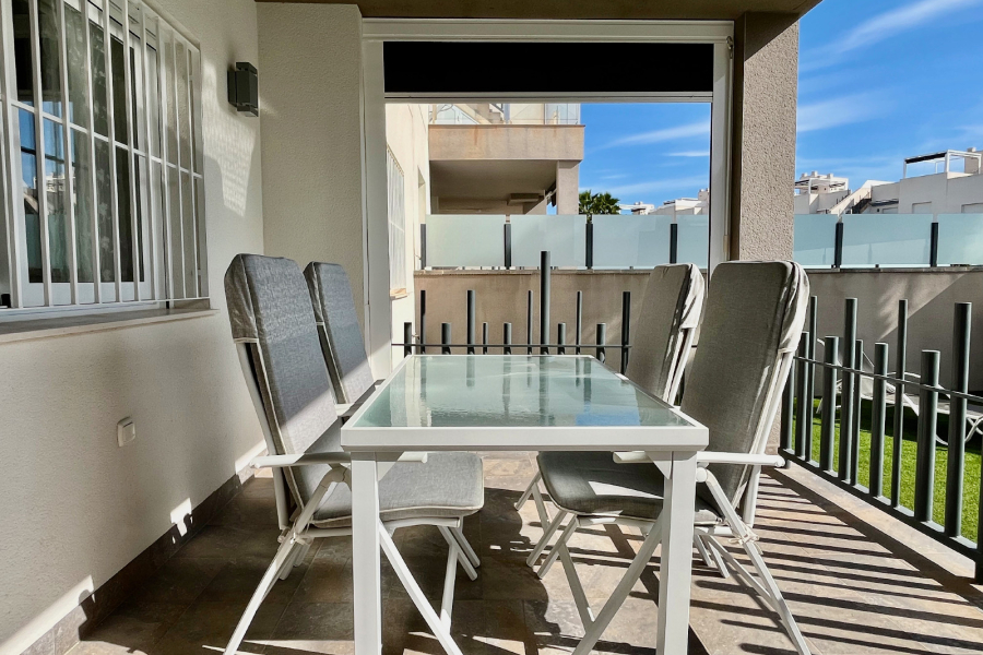 Resale - Apartment/Bungalow - Torrevieja  - Aguas Nuevas II