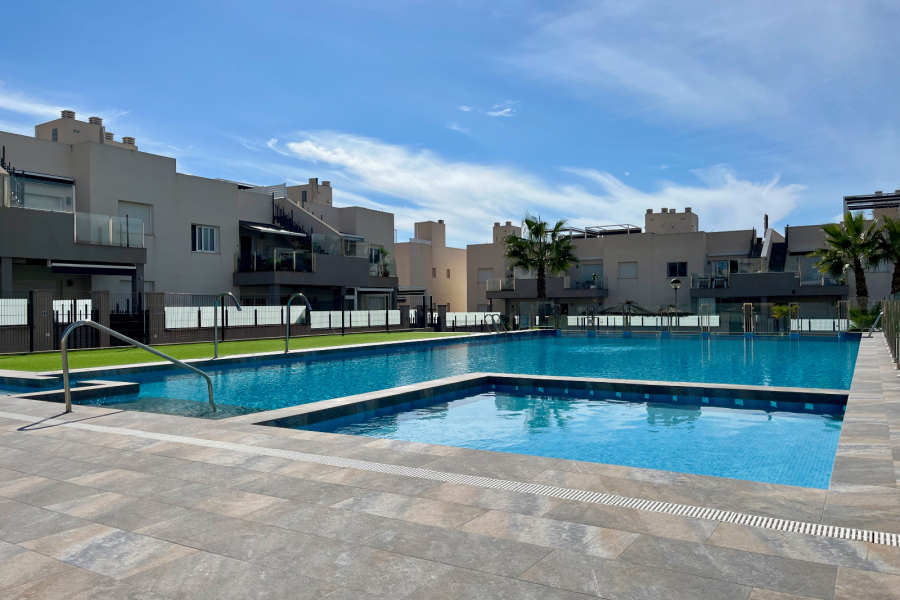 Resale - Apartment/Bungalow - Torrevieja  - Aguas Nuevas II