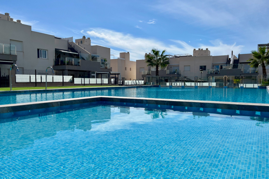 Resale - Apartment/Bungalow - Torrevieja  - Aguas Nuevas II